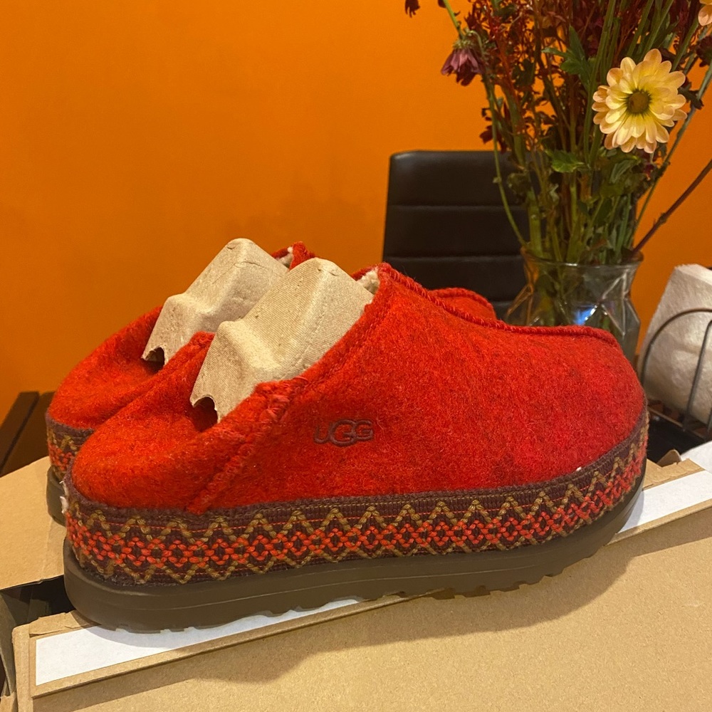 UGG Tasman Refelt in Red